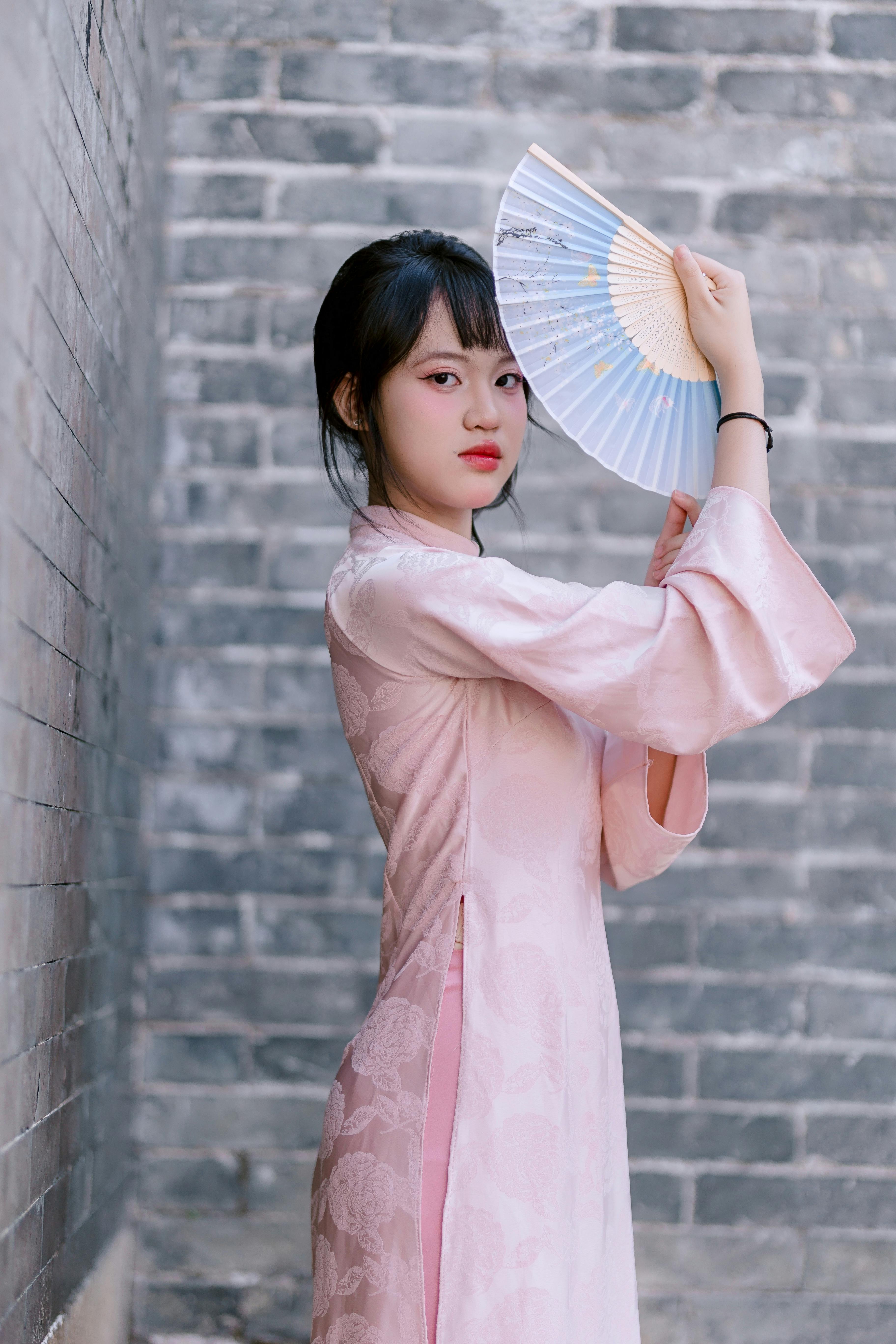 旅行创作者头像：旅途摄影者风格展示